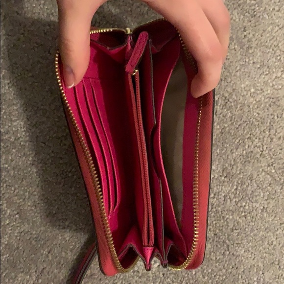 COPY - Michael kors wristlet wallet - Picture 3 of 3